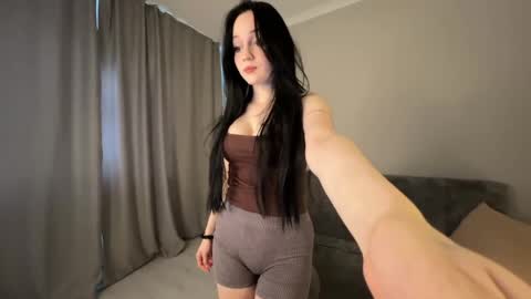 Snapshot of cloudemy chatting on 05-06-26, 04:08 Ellie online show from 05-06-26, 04:08