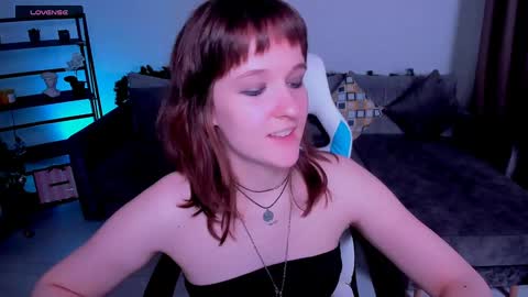  Clover  follow me  online show from 12-28-24, 03:15