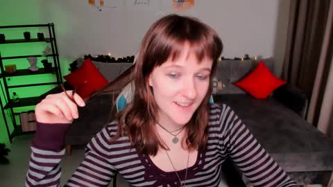  Clover  follow me  online show from 01-07-25, 06:35