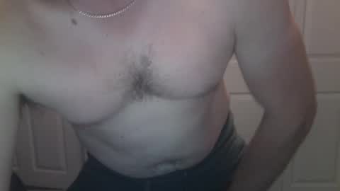 Snapshot of clovershit1 chatting on 10-06-25, 03:31 clovershit1 online show from 10-06-25, 03:31