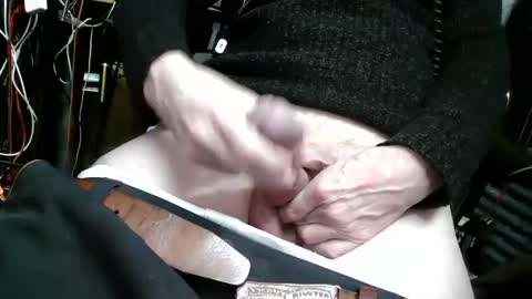 Snapshot of clystron chatting on 02-06-25, 05:25 clystron online show from 02-06-25, 05:25