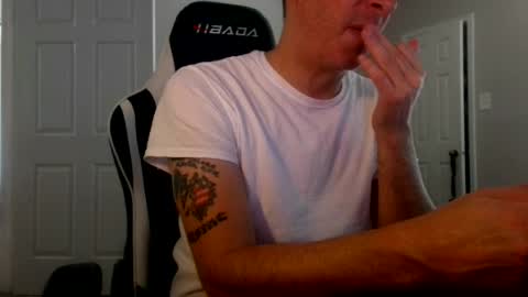 Snapshot of cmypenis chatting on 07-11-26, 06:43 Master Bates online show from 07-11-26, 06:43