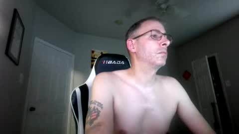 Snapshot of cmypenis chatting on 07-30-26, 01:04 Master Bates online show from 07-30-26, 01:04