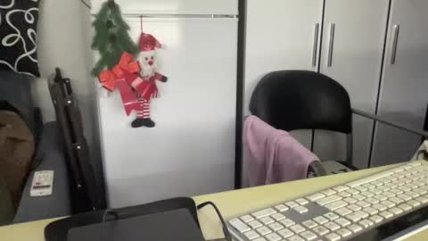 Coach Karl Porn Star Tip me all the way to my next trip online show from 12-21-25, 11:45