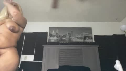 CocaNutt online show from 12-21-25, 02:02