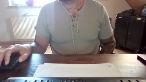 Snapshot of cock4onenight chatting on 09-10-25, 09:09 cock4onenight online show from 09-10-25, 09:09