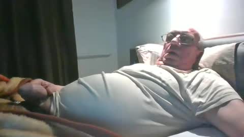 cock9635 online show from 02-02-25, 09:34