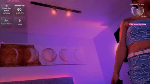 Snapshot of cock_big_girl chatting on 11-25-25, 06:41 Valerie nenitasexy online show from 11-25-25, 06:41