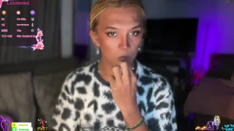 Snapshot of cockprincess_dianna chatting on 07-11-26, 11:35 PrincessDianna IslandGirl CUMSHOW in PVT and PASSWORDSHOW online show from 07-11-26, 11:35
