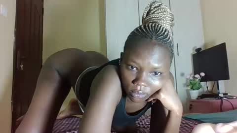 Mila independent model online show from 05-17-26, 01:47
