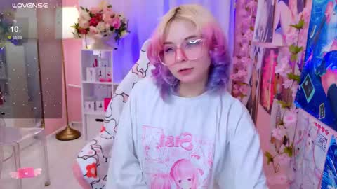 Snapshot of coconut_mia chatting on 11-07-25, 10:21 Mia online show from 11-07-25, 10:21