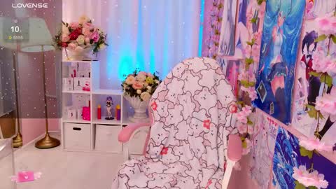 Snapshot of coconut_mia chatting on 11-29-25, 01:25 Mia online show from 11-29-25, 01:25