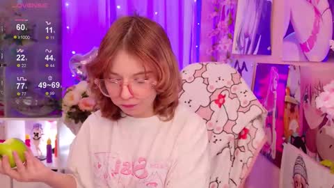 Snapshot of coconut_mia chatting on 02-04-26, 08:47 Mia online show from 02-04-26, 08:47