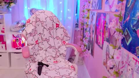 Snapshot of coconut_mia chatting on 02-12-26, 08:59 Mia online show from 02-12-26, 08:59