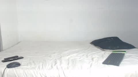 Snapshot of coddy_fit chatting on 02-10-25, 01:11 cody online show from 02-10-25, 01:11