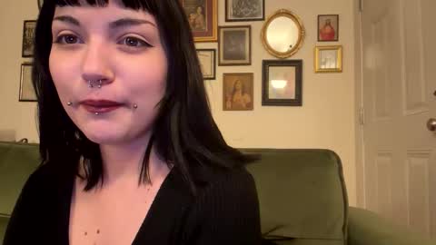 Snapshot of coffee_and_coffins chatting on 04-11-26, 05:34 Charlotte online show from 04-11-26, 05:34