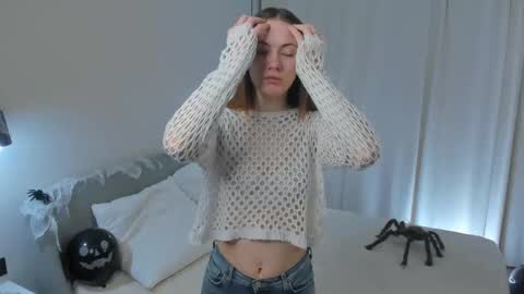 Snapshot of colbymcroberts chatting on 10-31-25, 01:17 Carry online show from 10-31-25, 01:17