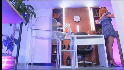 Snapshot of colete_milf chatting on 10-08-25, 02:36 Samantha online show from 10-08-25, 02:36