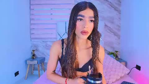 Snapshot of colett_hall chatting on 06-15-26, 12:40 colett online show from 06-15-26, 12:40
