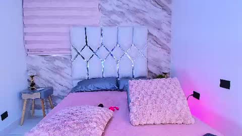 Snapshot of colett_hall chatting on 06-18-26, 11:58 colett online show from 06-18-26, 11:58
