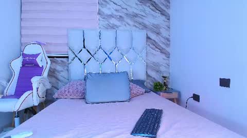 Snapshot of colett_hall chatting on 06-26-26, 12:53 colett online show from 06-26-26, 12:53