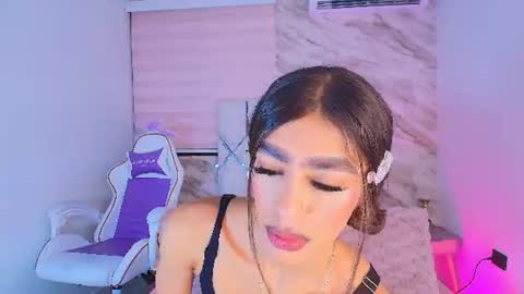 Snapshot of colett_hall chatting on 06-27-26, 11:59 colett online show from 06-27-26, 11:59
