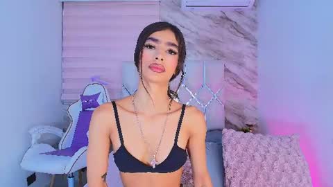 Snapshot of colett_hall chatting on 06-30-26, 12:06 colett online show from 06-30-26, 12:06