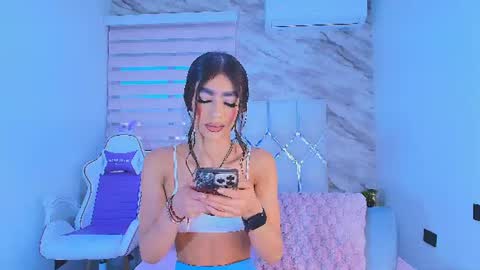 Snapshot of colett_hall chatting on 07-10-26, 11:57 colett online show from 07-10-26, 11:57