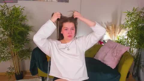 Snapshot of colleen_blake chatting on 11-19-25, 05:02 Collen Mon Tue Wed Thu Fri GMT 3 0300am - 0900am online show from 11-19-25, 05:02