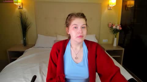 Snapshot of colleen_blake chatting on 11-29-25, 10:18 Collen Mon Tue Wed Thu Fri GMT 3 0300am - 0900am online show from 11-29-25, 10:18