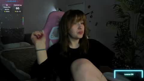 Snapshot of colleen_blake chatting on 01-12-26, 04:34 Collen Mon Tue Wed Thu Fri GMT 3 0300am - 0900am online show from 01-12-26, 04:34