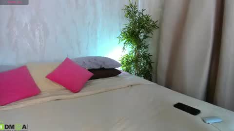 Collen Mon Tue Wed Thu Fri GMT 3 0300am - 0900am  online show from 08-06-26, 05:26