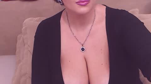 Snapshot of college_dream_bbw chatting on 01-05-25, 07:17 Maddison online show from 01-05-25, 07:17