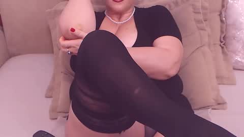 Snapshot of college_dream_bbw chatting on 01-06-25, 10:05 Maddison online show from 01-06-25, 10:05