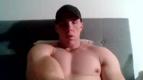 Snapshot of college_muscle chatting on 01-07-25, 12:41 foreverxshredded online show from 01-07-25, 12:41
