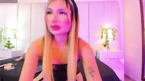 college_muscle_ass online show from 10-15-25, 11:38