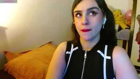 Snapshot of collette_beaufoy chatting on 12-21-25, 08:10 Collette online show from 12-21-25, 08:10