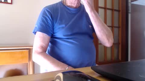 Snapshot of comemivuoi chatting on 06-09-26, 05:41 comemivuoi online show from 06-09-26, 05:41