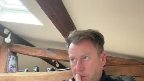 Snapshot of compay69 chatting on 12-17-24, 12:43 compay69 online show from 12-17-24, 12:43