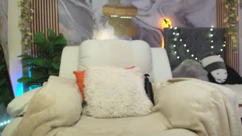 Snapshot of concubine_princess chatting on 08-03-26, 11:08 Ariane... online show from 08-03-26, 11:08