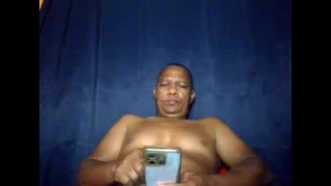 Snapshot of condor087510 chatting on 01-17-26, 06:51 Miguel online show from 01-17-26, 06:51