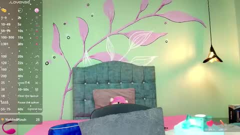 Snapshot of connie_bell chatting on 03-11-25, 06:52 C O N N I E online show from 03-11-25, 06:52