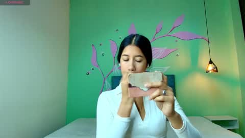 Snapshot of connie_bell chatting on 10-19-25, 11:33 C O N N I E online show from 10-19-25, 11:33