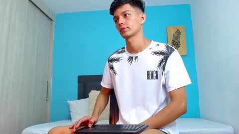 Snapshot of connor_garrett chatting on 03-10-25, 09:40 Connor online show from 03-10-25, 09:40