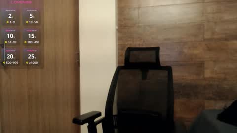 connor_h1 online show from 10-12-25, 02:10