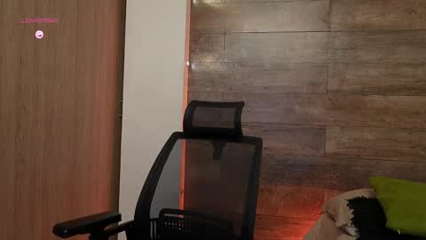 connor_h1 online show from 04-17-26, 04:37