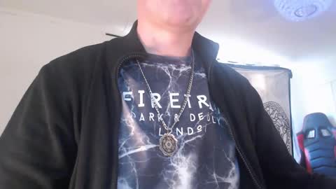 Snapshot of conradmac chatting on 11-17-25, 12:33 conradmac online show from 11-17-25, 12:33