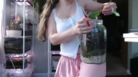 Snapshot of constantcumquest chatting on 11-20-25, 05:45 ANR Mommy online show from 11-20-25, 05:45