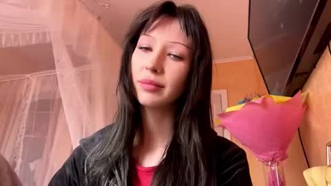 Snapshot of consuelofluellen chatting on 03-25-26, 05:24 Margriet online show from 03-25-26, 05:24