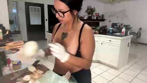 Snapshot of controllercutie chatting on 09-14-25, 11:59 controllercutie online show from 09-14-25, 11:59